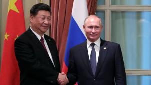 L’Europe est confrontée à des assauts sans précédent de la Russie de Vladimir Poutine et de la Chine de Xi Jinping, qui dirigent leur pays d’une main de fer et usent de stratégies d’ingérence qui mettent en péril la stabilité et la sécurité de l’Union européenne.