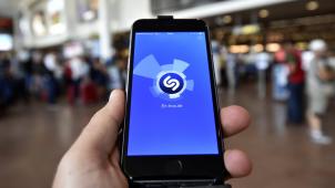 L’application Shazam permet d’identifier les chansons que l’on entend, voir de scanner quelques contenus publicitaires.