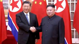 Au menu de la rencontre Xi Jinping-Kim Jong-un : coopération économique et stratégique, processus de paix... et un silence assourdissant autour de la dénucléarisation de la péninsule.
