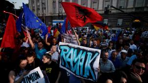 Manifestation antigouvernementale de l’opposition, le 21 juin à Tirana
: un scrutin municipal sous très haute tension.
