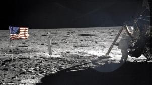 Neil Armstrong, dans la nuit du 20 au 21 juillet 1969
: «
Un petit pas pour l’Homme, mais un bond de géant pour l’Humanité
». © Reuters.