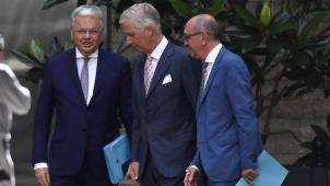 Didier Reynders (MR) et Johan Vande Lanote (SP.A) se sont rendus au Palais royal lundi, pour la sixième fois depuis le début de leur mission d’information, qui avait débuté le 30 mai.