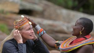 Les femmes de la communauté samburu occupent une place centrale dans l’organisation sociale.
