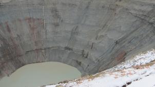 «
Mir
», l’autre mine de Mirny, un trou béant près du centre-ville avec ses 525 mètres de profondeur.