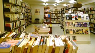 La décision de sortir ou garder un livre dans les répertoires appartient aux responsables de bibliothèque.