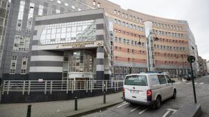 Le patient positif a été transféré au CHU Saint-Pierre à Bruxelles.