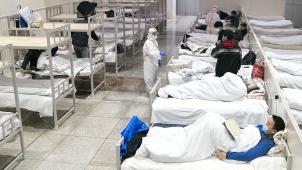 A Wuhan d’où est partie l’épidémie, un centre d’exposition a été transformé en hôpital d’une capacité de 1.600 lits pour accueillir les nombreuses victimes du coronavirus. © Photo News.