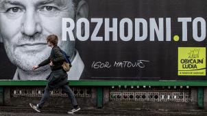Les affiches électorales s’étalent sur les murs du pays - ici le leader d’OL’aNO, Igor Matovic, à Bratislava. Mais beaucoup d’électeurs n’attendent pas grand chose du scrutin...