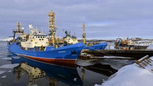 Suite au changement climatique, qui frappe encore plus les régions polaires, le port de Kirkenes est de moins en moins pris par les glaces en hiver.