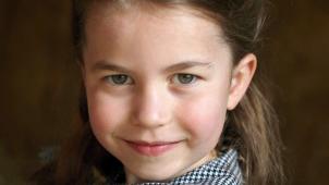 La princesse Charlotte photographiée, pour ses 5 ans, par sa maman Kate Middleton.