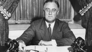 Franklin Delano Roosevelt n’a pas hésité à opérer une rupture nette et franche avec le passé économique de son pays.