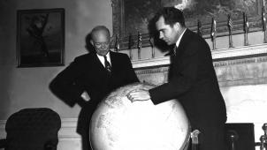 Richard Nixon (à droite sur la photo) a mis du temps à s’émanciper de «
Ike
» Eisenwower.
