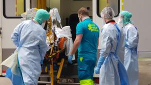 Arrivée d’un patient Covid à l’hôpital MontLegia à Liège. © Belga.