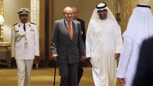 Juan Carlos et le sultan Ahmed al-Jaber, Premier ministre des Émirats Arabes Unis (en 2014).