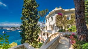 L’ancien repaire privé de 007 était l’une des villas les mieux situées de la Riviera française.