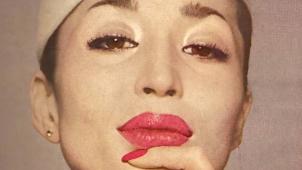 China Machado, premier mannequin non caucasien à apparaître dans le Harper’s Bazaar en 1958.