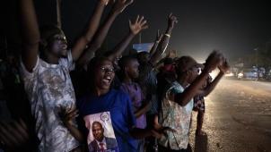 Les partisans du président Touadéra ont célébré sa victoire, lundi, dans les rues de Bangui. Mais la situation reste très tendue dans la capitale.