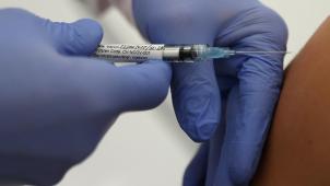 L’Université d’Anvers et les services de santé au travail Mensura et Cohezio lancent la phase finale de test du vaccin contre le coronavirus de la société biopharmaceutique allemande CureVac.