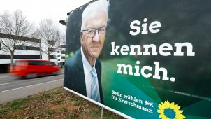 A 72 ans, l’écologiste Winfried Kretschmann, devrait réaliser l’exploit de récolter ce dimanche près de 35% des voix dans le bastion conservateur du Bade-Wurtemberg.