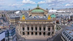 Le bâtiment parisien a été inauguré le 5 janvier 1875, à l’aube de la III e  République.
