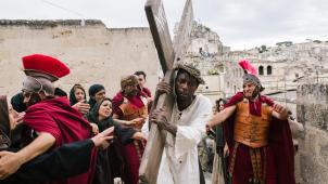 Le Camerounais Yvan Sagnet, militant pour l’emploi éthique des travailleurs agricoles dans le sud de l’Italie, est le premier Jésus noir du cinéma européen. Et cela va «au-delà de la religion.»