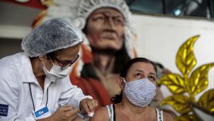 Vaccination avec le Sinovac, jeudi à Rio de Janeiro: le Brésil a commandé 120 millions de doses de vaccin chinois.