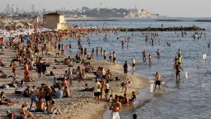 La plage à Tel-Aviv, presque comme avant le covid...