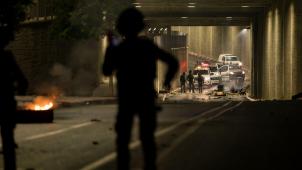 Dans la ville de Lod, un passage souterrain bloqué par la police israélienne.
