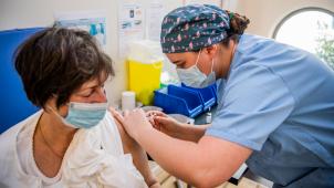 Près de sept Belges sur dix sont aujourd’hui en faveur d’une obligation de vaccination.