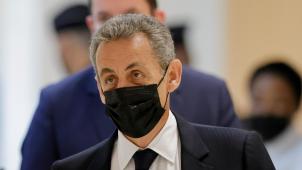 Pour l’accusation, Nicolas Sarkozy a bel et bien laissé filer les dépenses, malgré plusieurs alertes claires sur les risques de dépassement.