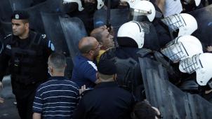Les échauffourées entre manifestants et forces de l’ordre palestiniennes sont fréquentes lors des manifestations qui ont suivi la mort du militant palestinien Nizar Banat.