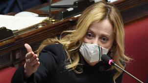 Giorgia Meloni à la tribune du Parlement: elle est la seule dirigeante à avoir fait, au mois de février dernier, le choix risqué de rester dans l’opposition.