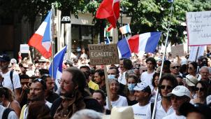 Près de 237.000 personnes ont défilé ce samedi en France pour protester contre le pass sanitaire.