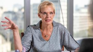 La ministre des Pensions, Karine Lalieux, veut entre autres œuvrer pour plus d’égalité hommes-femmes.