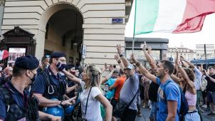 Manifestation contre le pass sanitaire à Turin: les rassemblements organisés chaque samedi, dans les principales villes du pays, montrent l’émergence d’un courant protestataire.