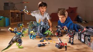 Parmi les lauréats du Jouet de l’année figurent le Tyrannosaure et le robot géant de la collection Dino Rise de Playmobil.