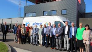 Les bénévoles de Médico Belgiium et France, et de Lions clubs, viennent de remplir la camionnette prête pour Le Havre.
