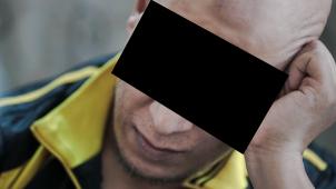 Abderrahim Melhaoui, 43 ans, lors de notre rencontre au nord-est de la Syrie. A sa demande, nous cachons son visage et ne montrons pas ses blessures.