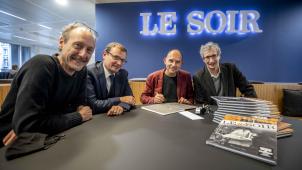 De gauche à droite, Daniel Couvreur, Sébastien Gnaedig, Christian Durieux et Denis Lapière. Avec «Le Faux Soir», ils célèbrent à leur manière le rire comme arme de résistance massive.