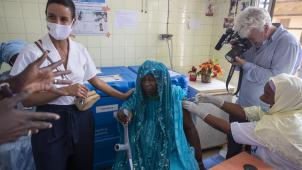 En visite au Sénégal, la ministre de la Coopération a signé un accord de coopération pour faciliter la production de vaccins dans le pays.