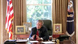 George W. Bush dans le Bureau ovale de la Maison-Blanche.
