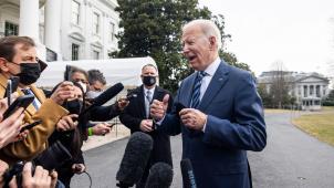 C’est un Joe Biden à la fois inquiet et irrité qui s’est adressé aux médias, jeudi à Washington, pour évoquer l’évolution de la crise ukrainienne.