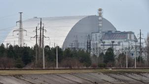 Sur le site même de Tchernobyl, le réacteur dont le cœur a fondu est surmonté d’un hangar capable d’abriter deux Airbus A380.