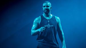 Drake, chanteur, auteur et rappeur canadien. Aujourd’hui, le rap et les musiques urbaines sont surreprésentés en raison de la boulimie d’écoute des 13-30 ans.