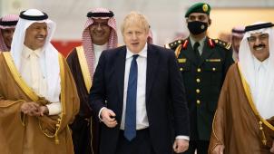 Le déplacement du Premier ministre britannique dans la péninsule arabique est controversé au Royaume-Uni.