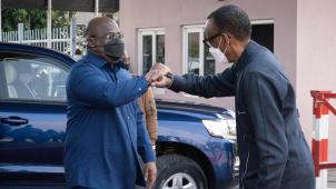 Félix Tshisekedi (à g.) et Paul Kagame, lors de leur rencontre à la frontière rwando-congolaise, en 2021. La relation n’est plus aussi détendue.
