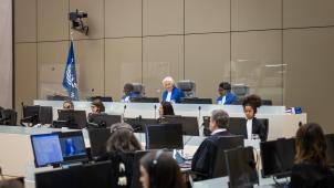 La Cour pénale internationale, établie à La Haye depuis 2003. Ici, le 5 avril, une séance du procès de Abd-Al-Rahman accusés de crimes contre l’humanité au Darfour.