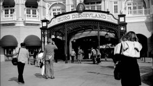 Eurodisney, qui deviendra plus tard Disneyland Paris, a ouvert ses portes le 12 avril 1992.