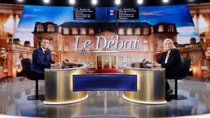 Ce dimanche, les électeurs de l’Hexagone doivent départager les deux aspirants à la présidence française, le sortant Emmanuel Macron et la candidate d’extrême droite Marine Le Pen.