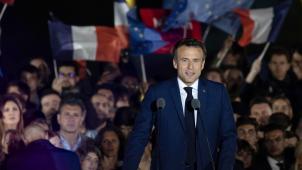 Emmanuel Macron veut devenir au plus vite, non le représentant d’un camp, mais le Président de tous les Français. Rassembler autour de son image, qui divise tant, est désormais son plus gros challenge.